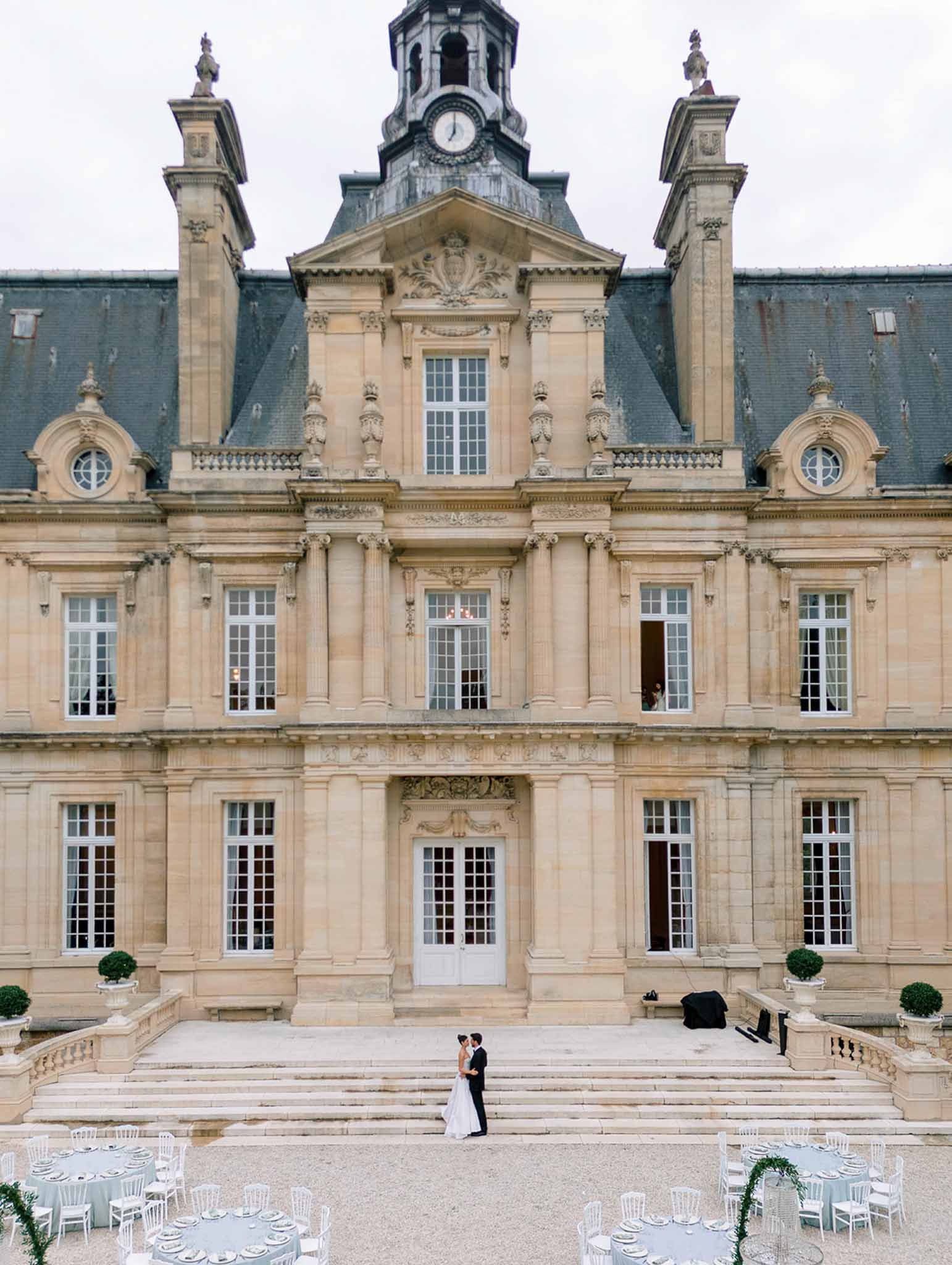 Wedding reception table setting