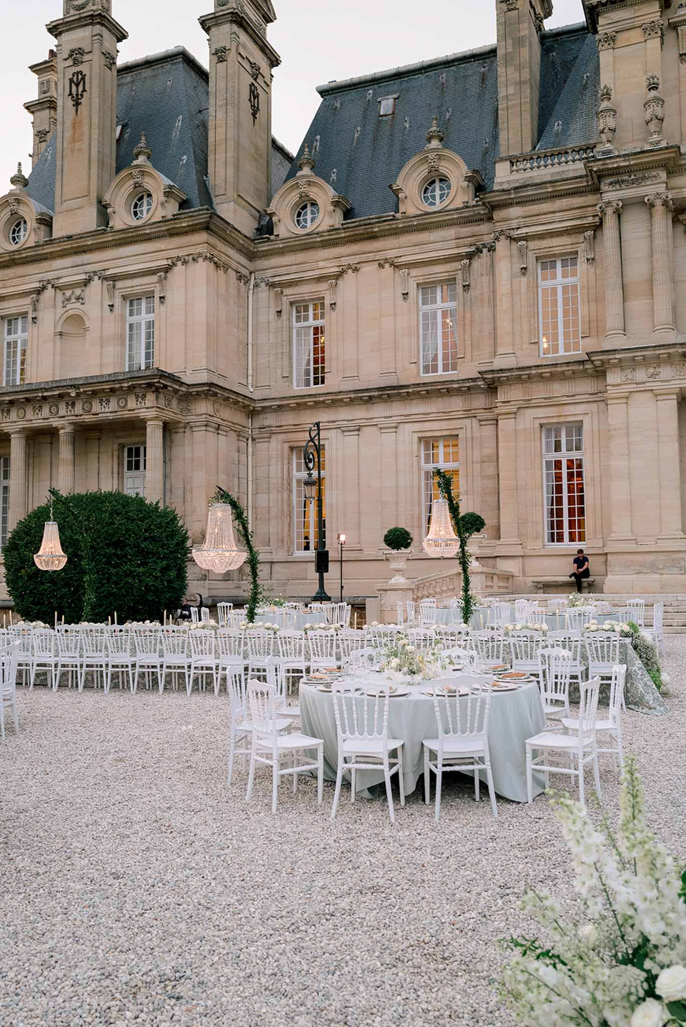 Wedding reception table setting