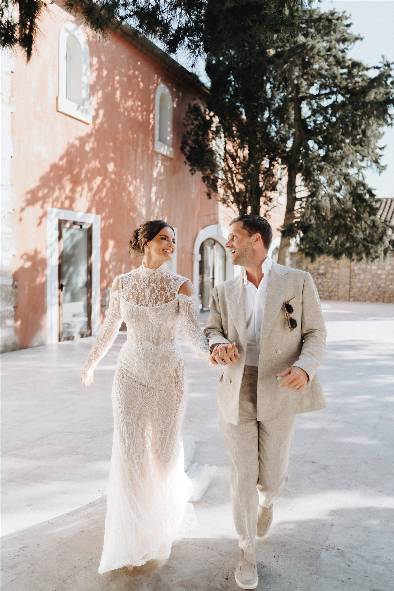 laurene and wolf modern timless wedding photographer provence french riviera 06