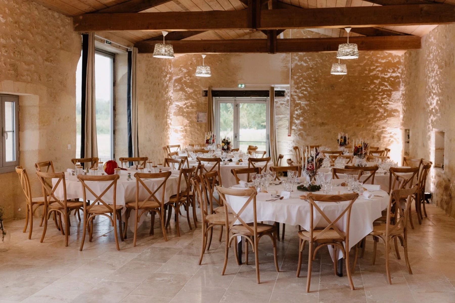 Domaine de la Rose Blanche entrance driveway and facade