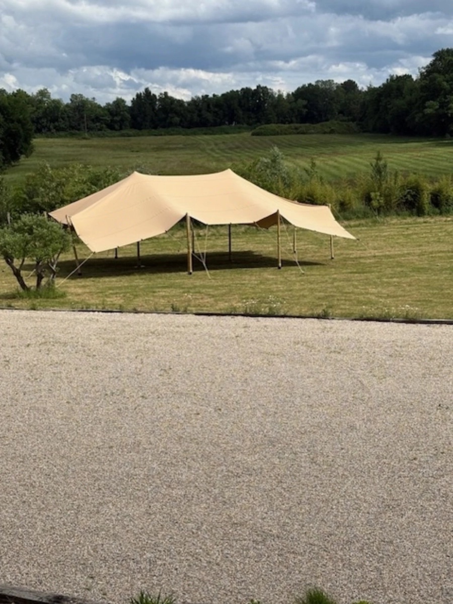 Domaine de la Rose Blanche outdoor lounge area